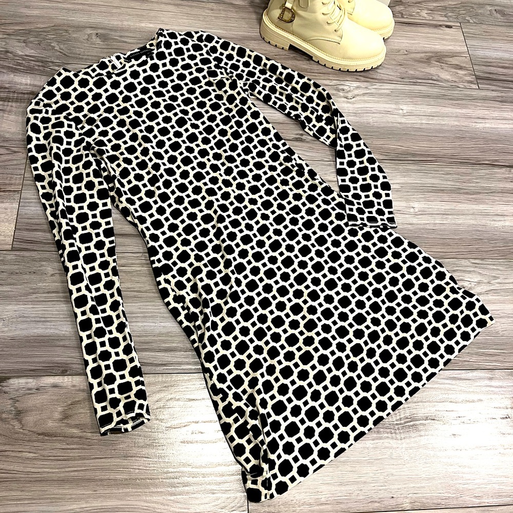 Black & White Geometric Long Sleeve Dress